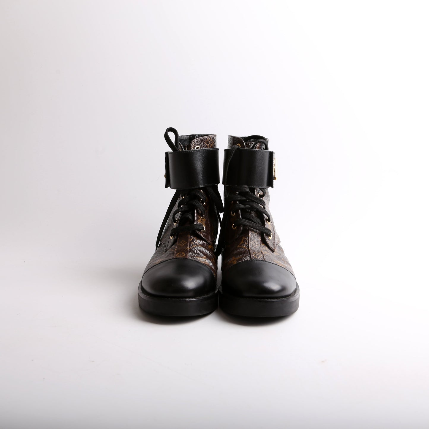 Wonderland Flat Ranger Boot Size 37