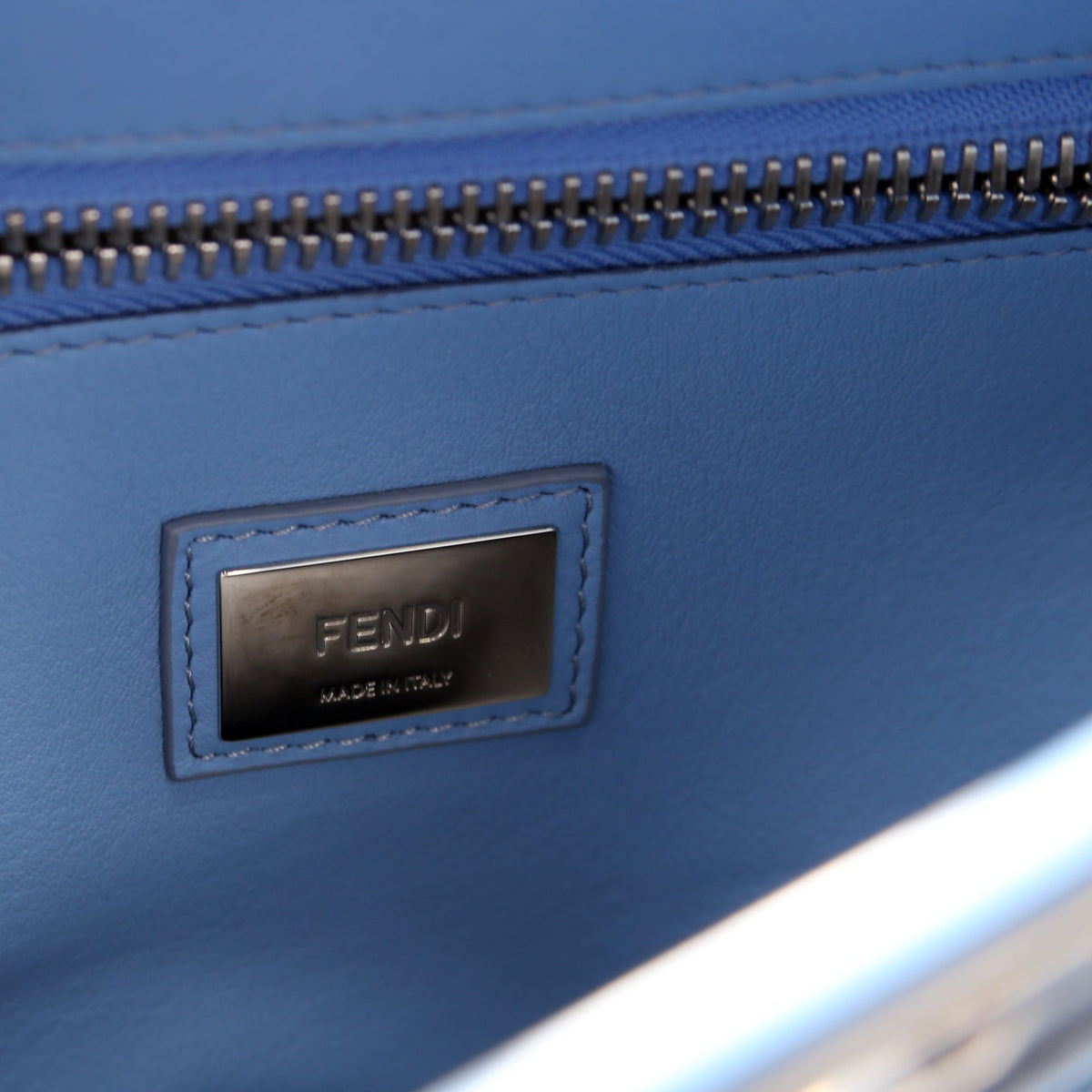 Peekaboo Leather Medium 8BN290 Blue