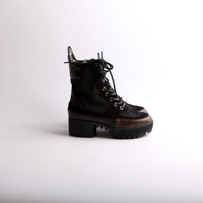 Laureate World Tour Desert Boots Size 36