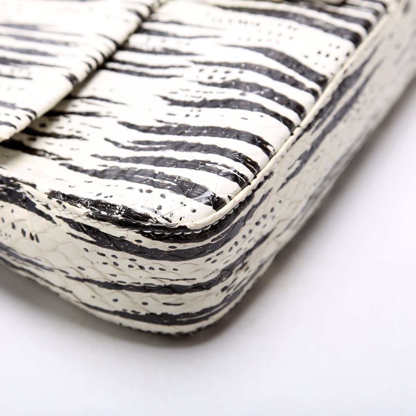 26424 Baguette Snakeskin Vintage White and Black