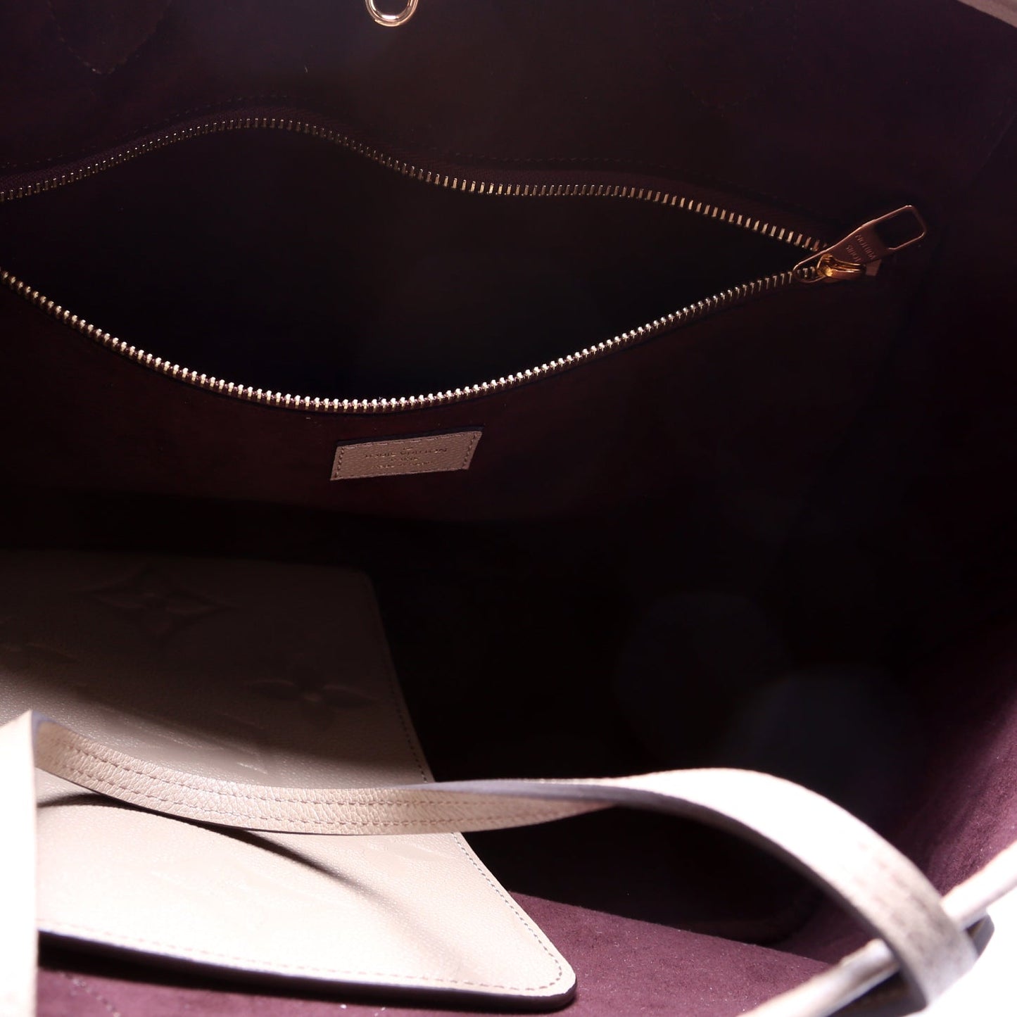 Louis-Vuitton Neverfull with Wallet MM Empreinte Turtledove