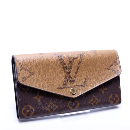 Sarah Wallet Giant Reverse Monogram
