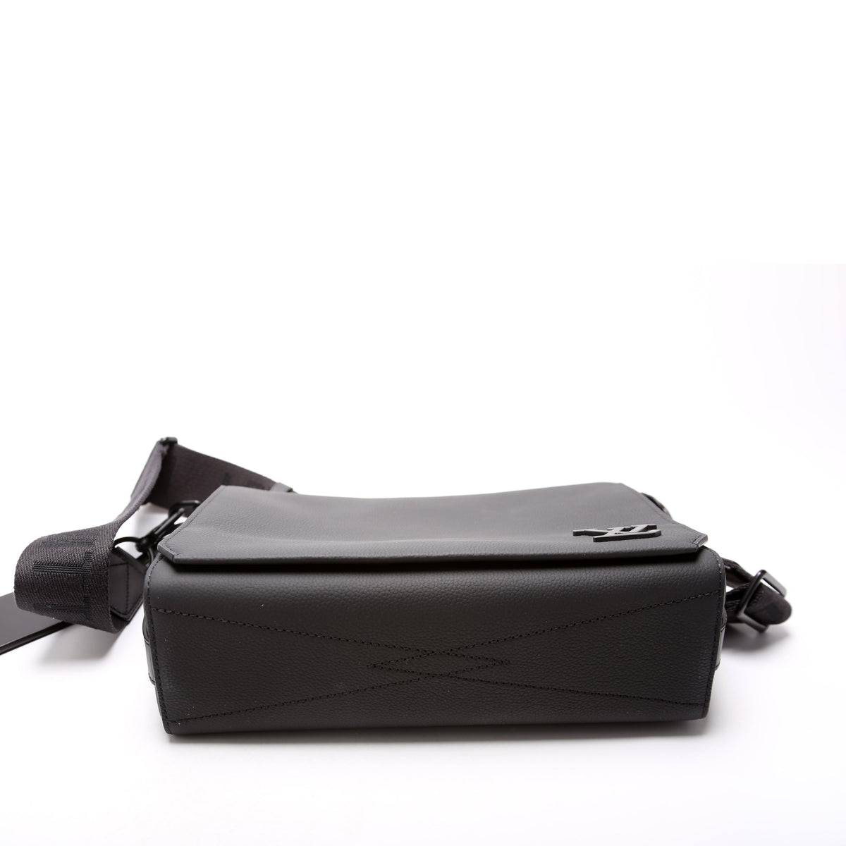 Takeoff Messenger Aerogram Black