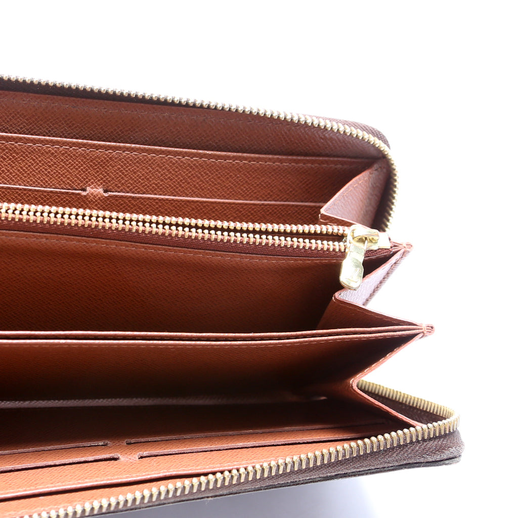 Zippy Wallet Monogram
