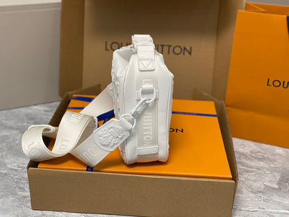 Franco Shops - Louis Vuittons  - 15479