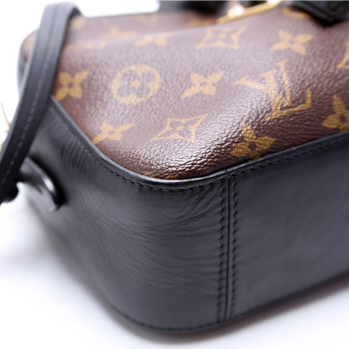 Louis-Vuitton Saintonge Monogram Black