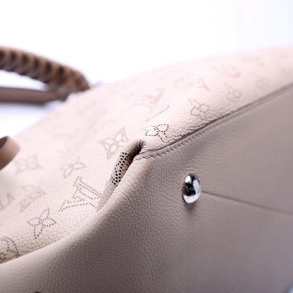 Louis-Vuitton Beaubourg Hobo MM Mahina Nude
