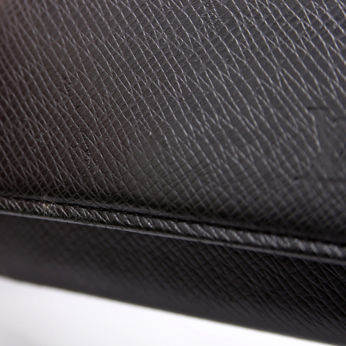Louis-Vuitton Multicles  Taiga Black
