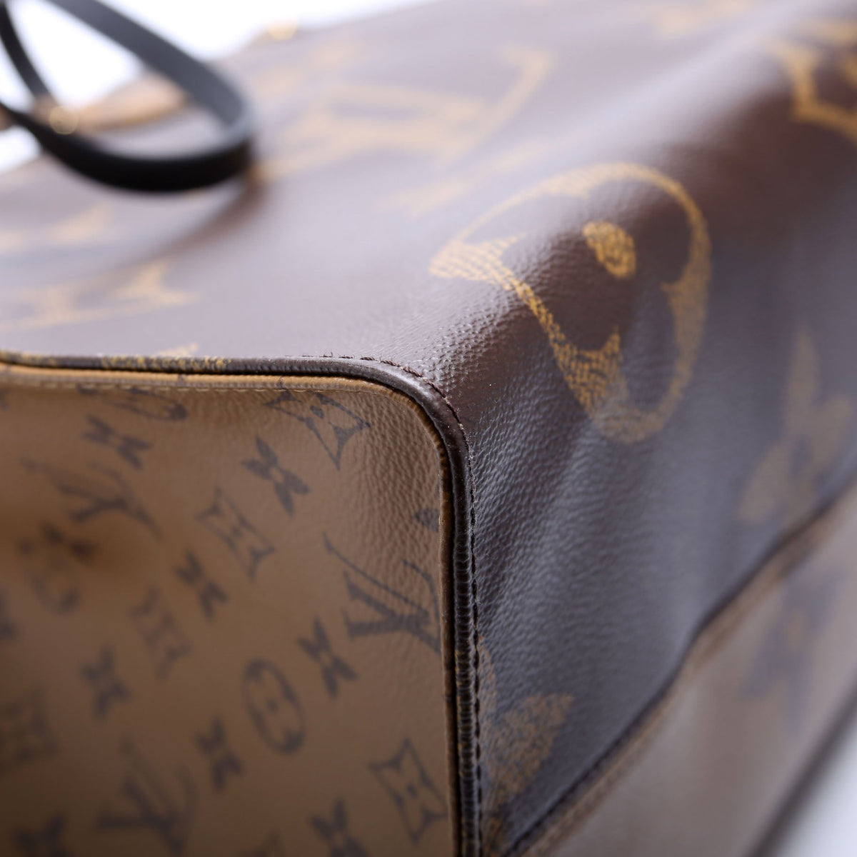 Louis-Vuitton ONTHEGO GM Reverse Monogram