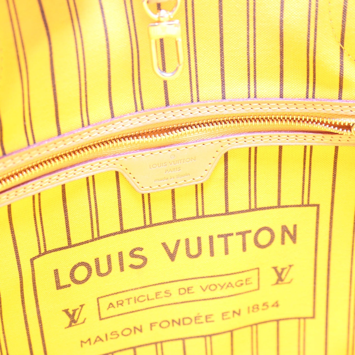 Neverfull With Wallet MM Monogram Yellow Interior