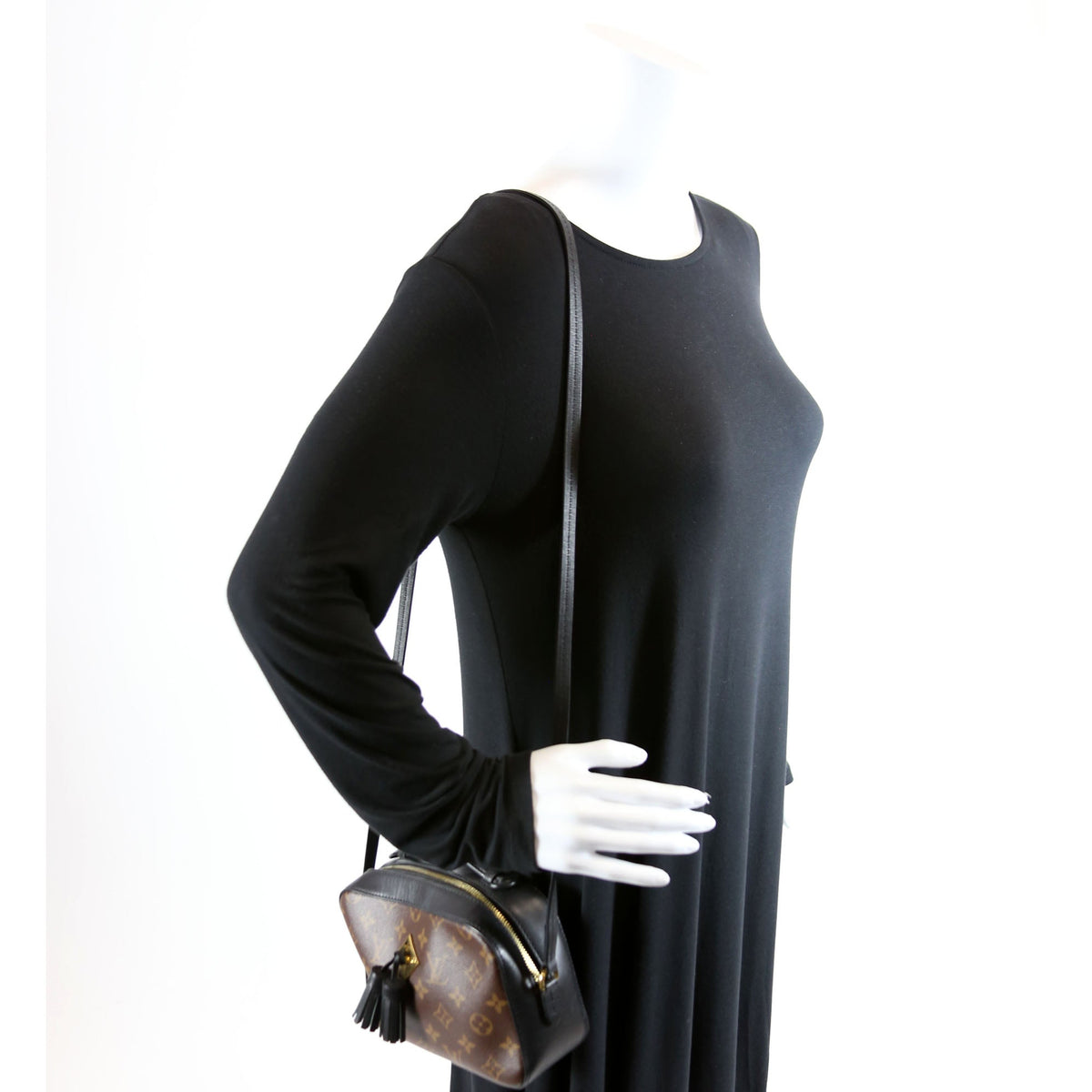 Saintonge Monogram Black