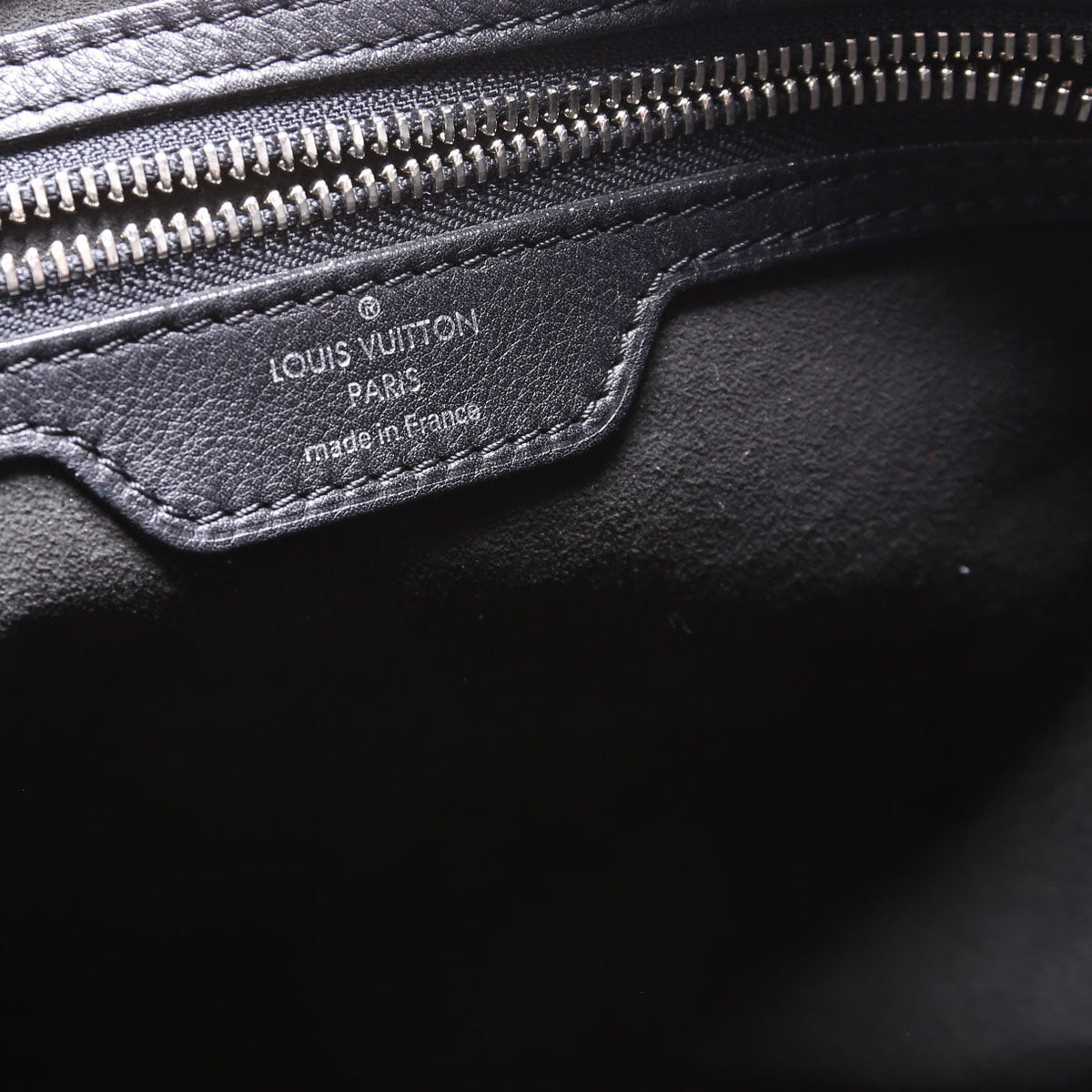 Louis-Vuitton Antheia Hobo PM Black