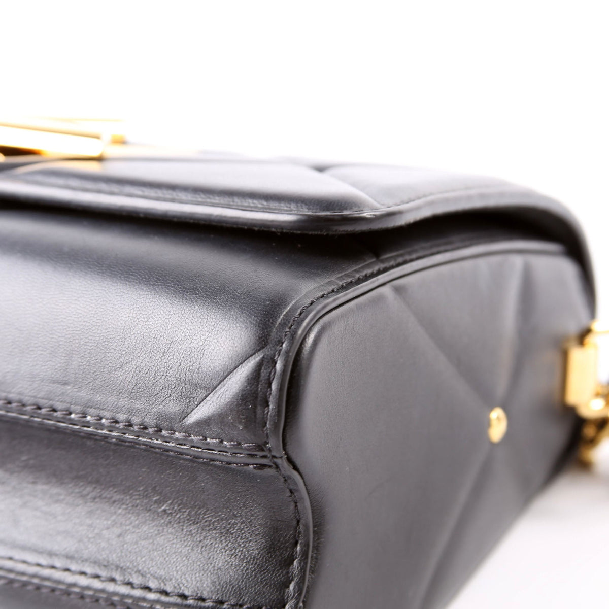Twist MM Quilted Lambskin Black
