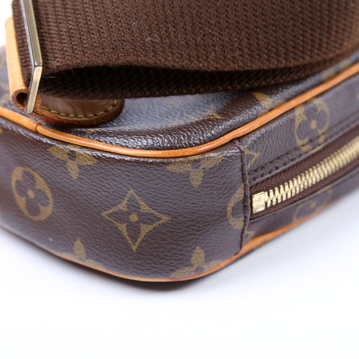 Louis-Vuitton Pochette Gange Monogram