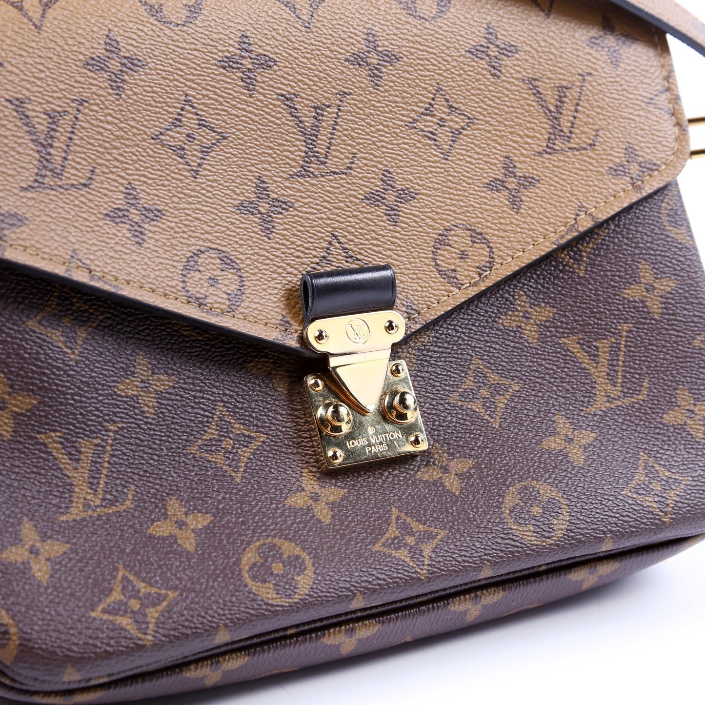 Pochette Metis Reverse Monogram