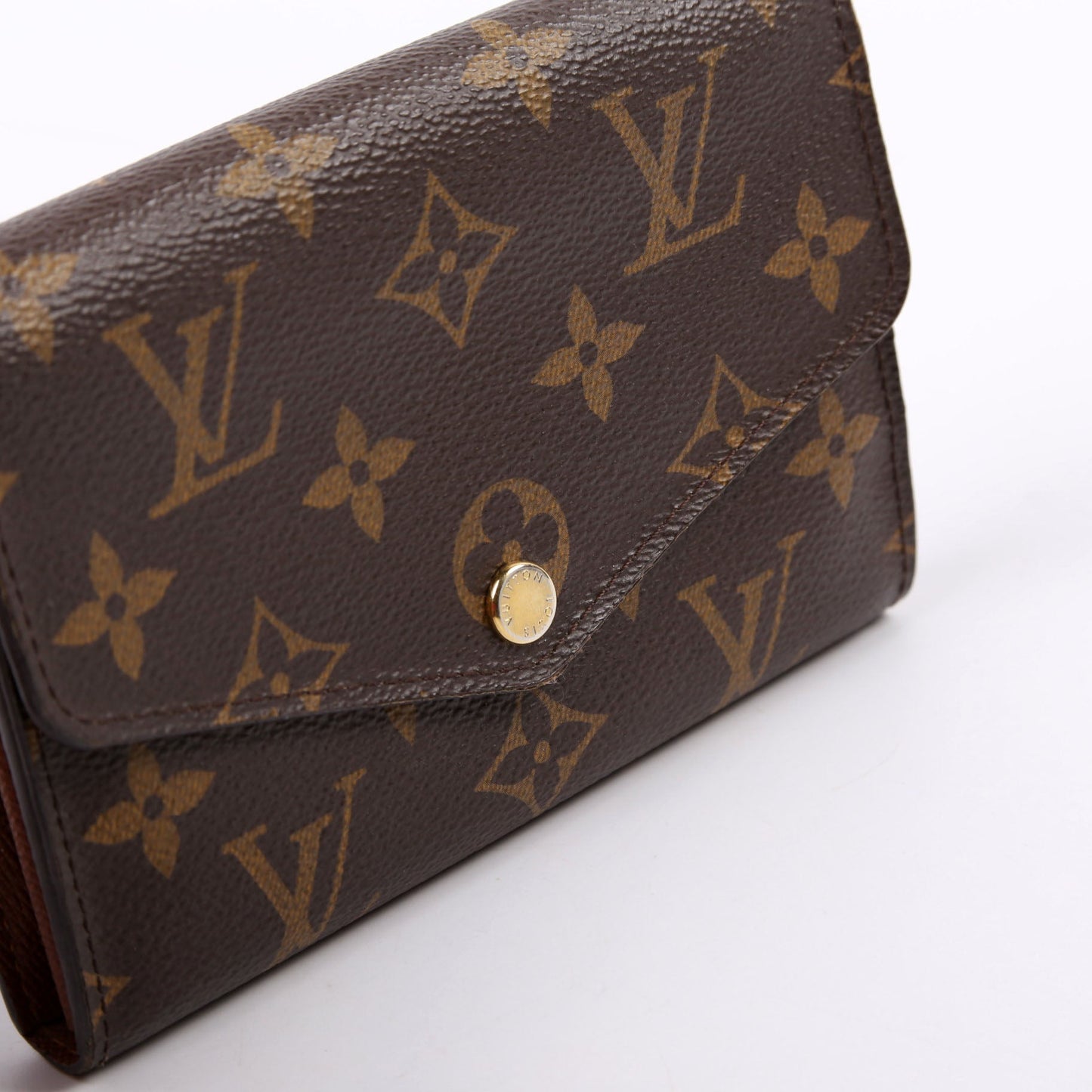 Louis-Vuitton Sarah Compact Wallet Monogram