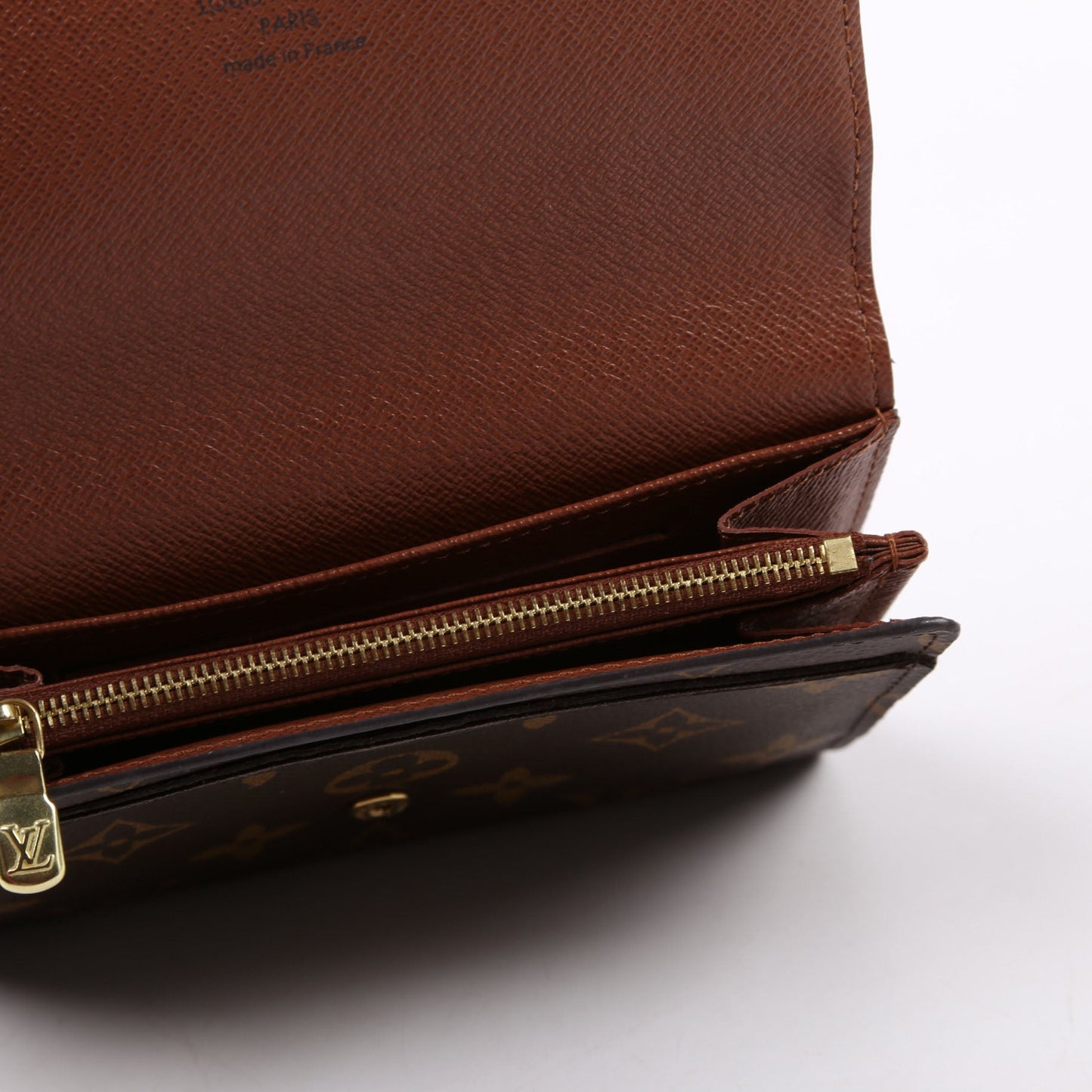 Louis-Vuitton Sarah Compact Wallet Monogram