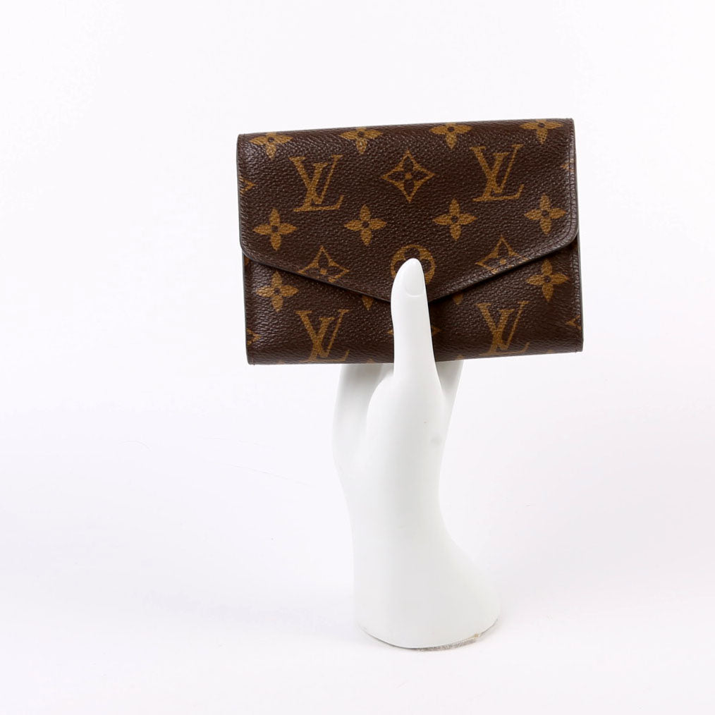 Louis-Vuitton Sarah Compact Wallet Monogram