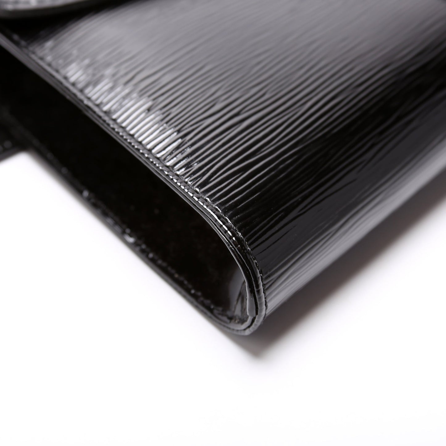 Lena Chain Pochette Epi Electric Black