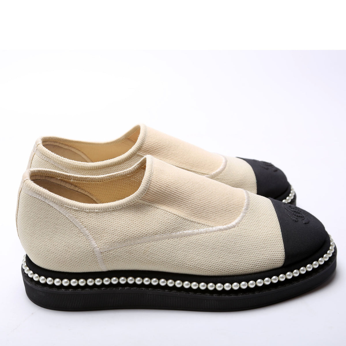 Chanel CC Cap Toe Pearl Slip-On Loafers Size 35.5 Beige/Black