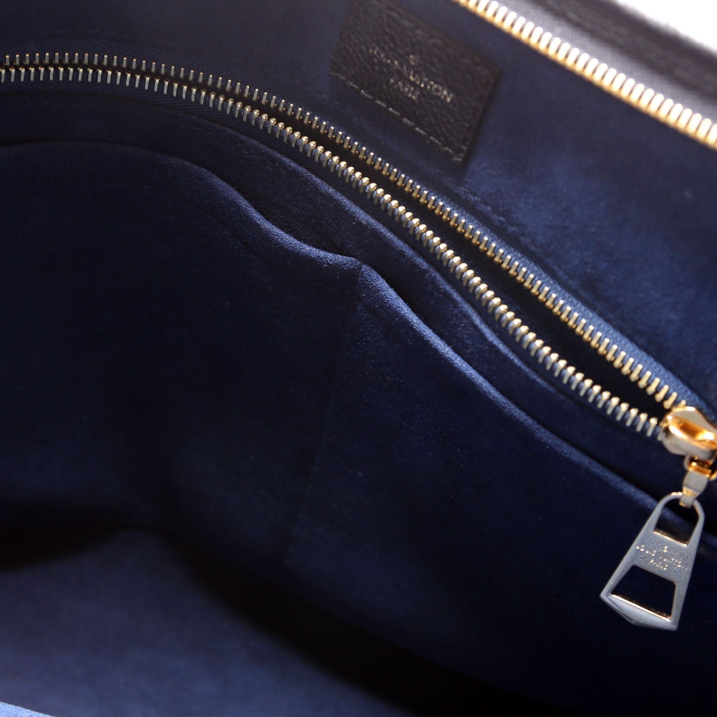 Louis-Vuitton Carryall MM Zip Empreinte Black