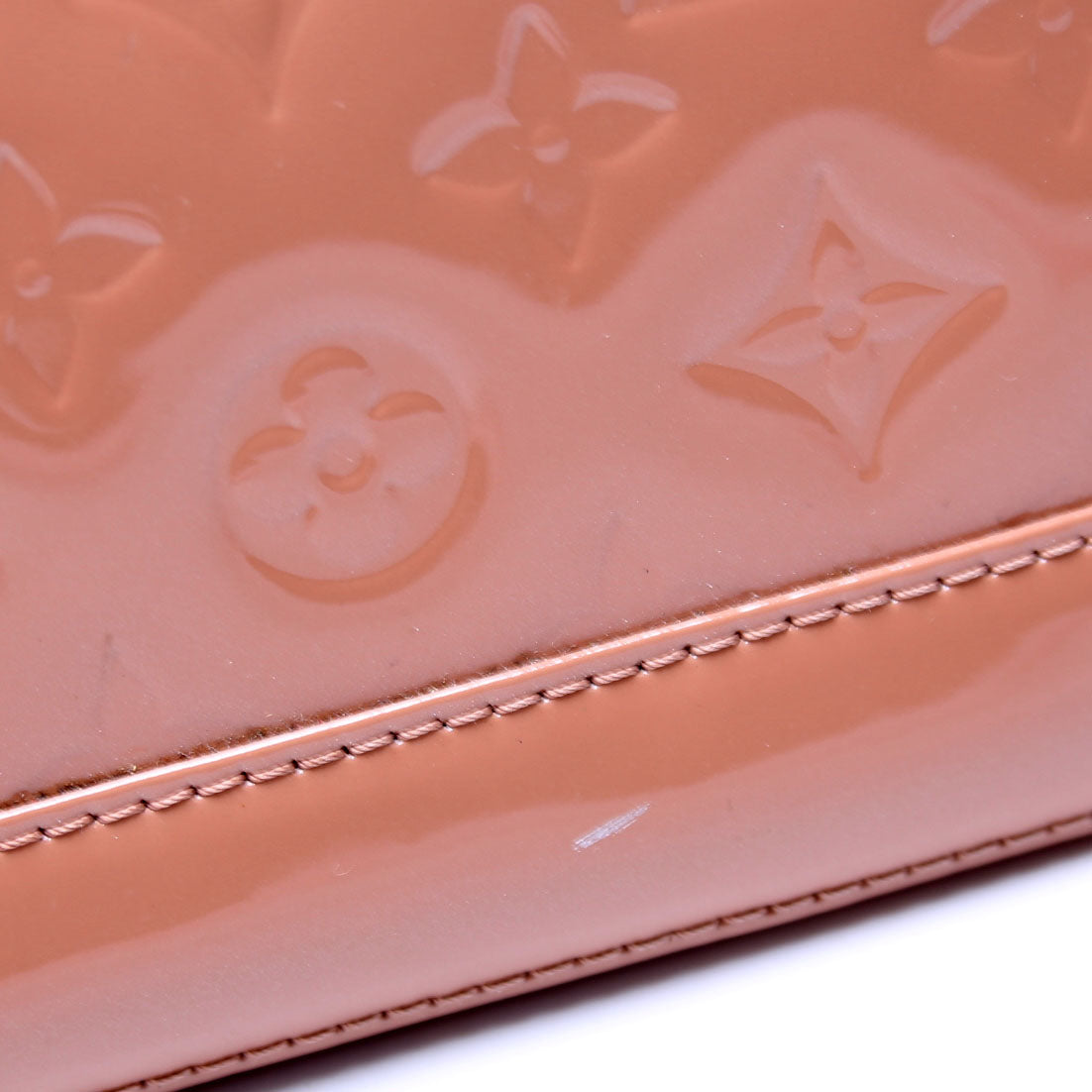 Louis-Vuitton Alma PM Vernis Nude