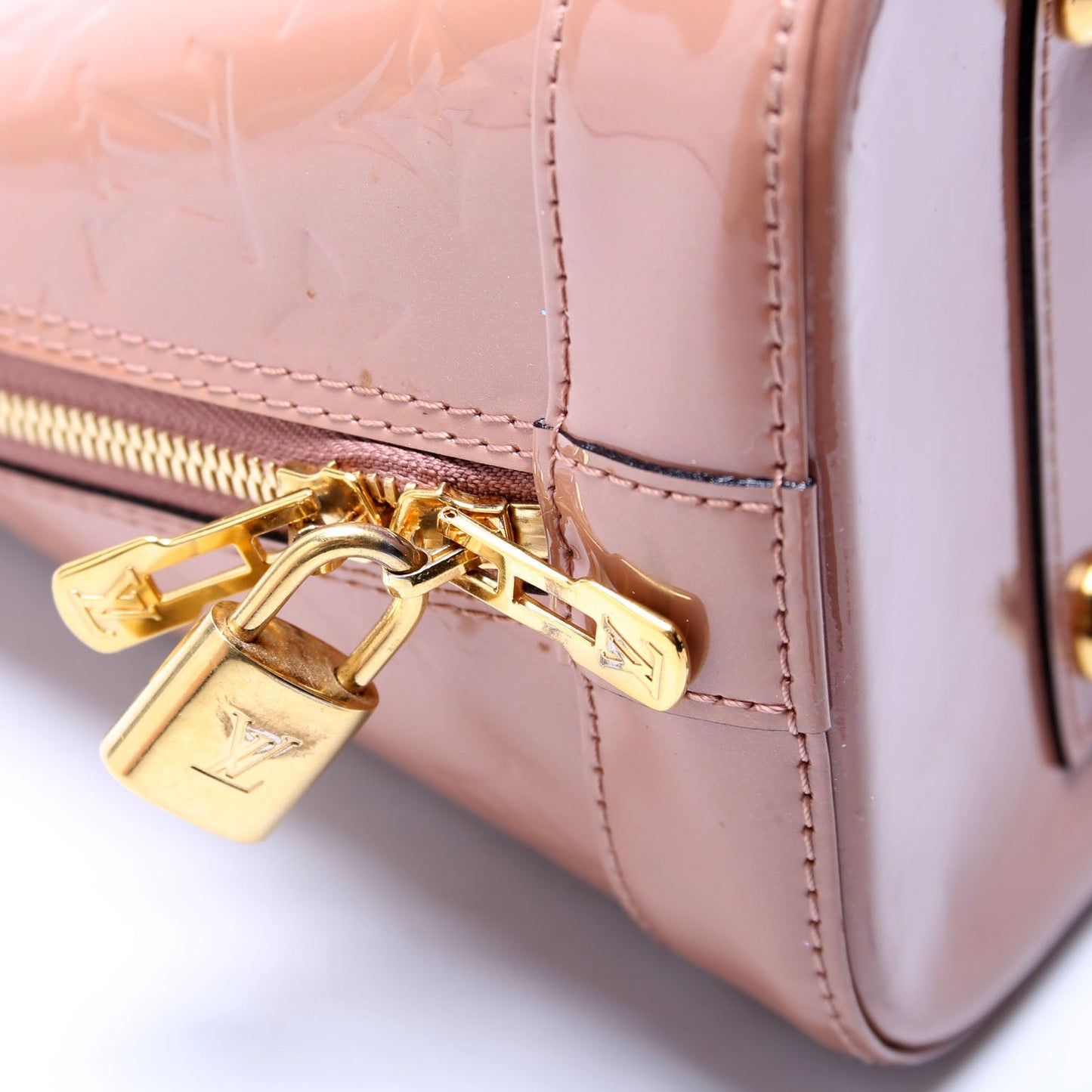 Louis-Vuitton Alma PM Vernis Nude