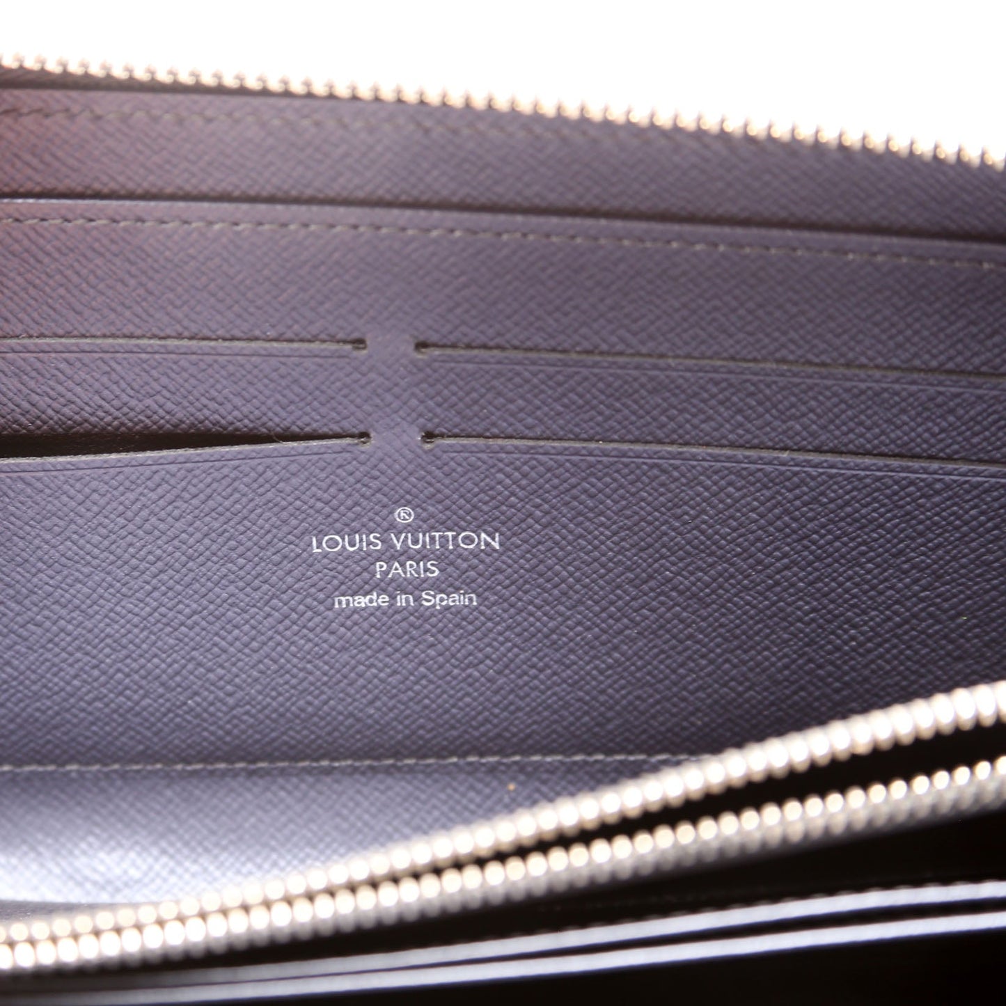 Louis-Vuitton Zippy Wallet Epi Grey