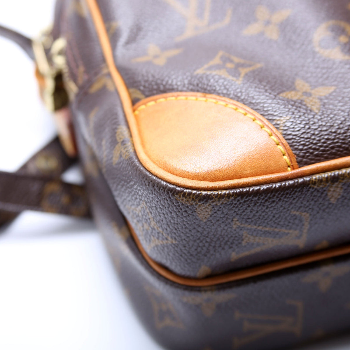 Louis-Vuitton Amazone Monogram Brown