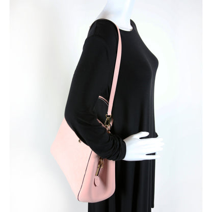 Louis-Vuitton Montaigne MM Empreinte Pink