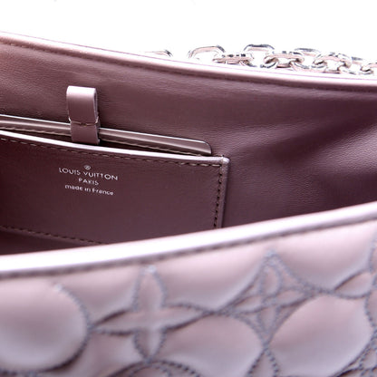 Louis-Vuitton Twist MM Malletage Flower Lambskin Taupe