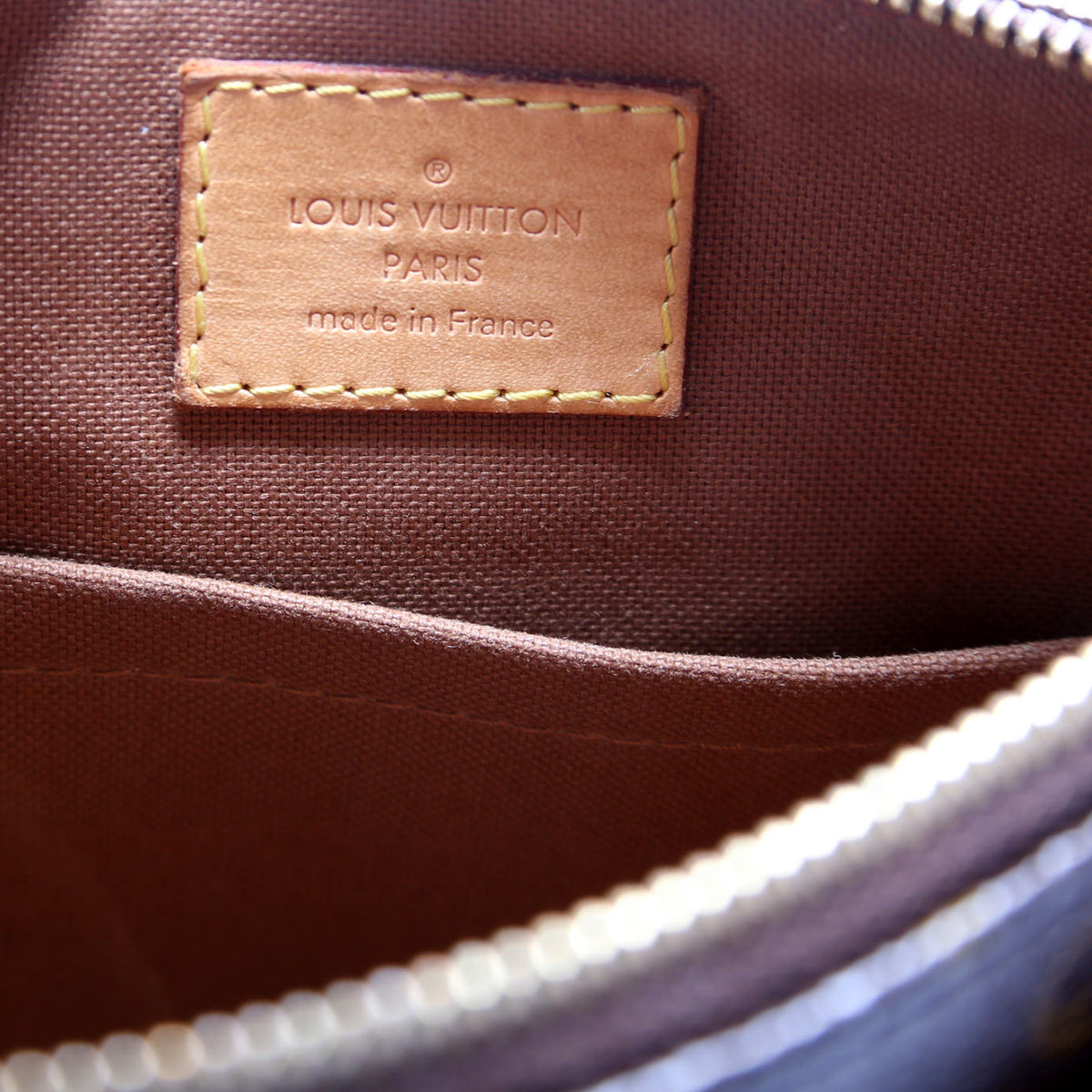 Louis-Vuitton Pochette Valmy Monogram