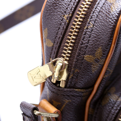 Louis-Vuitton Amazone Monogram