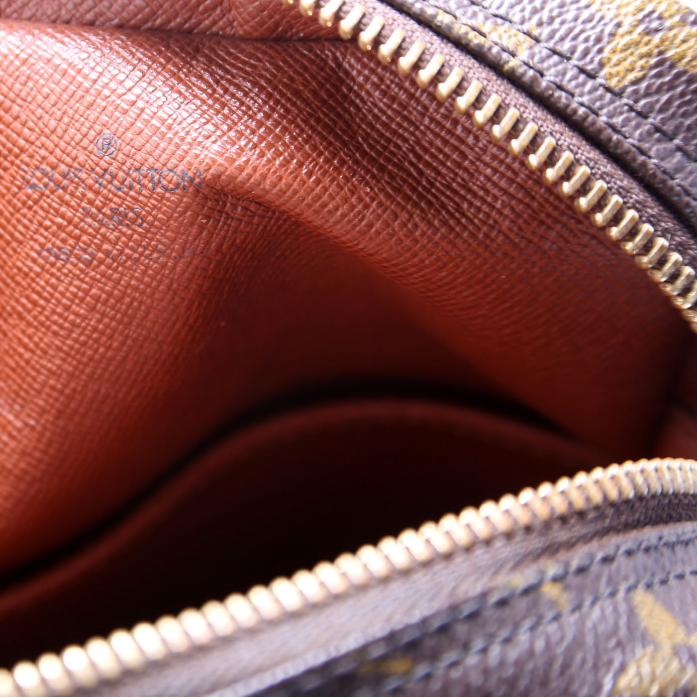 Louis-Vuitton Amazone Monogram