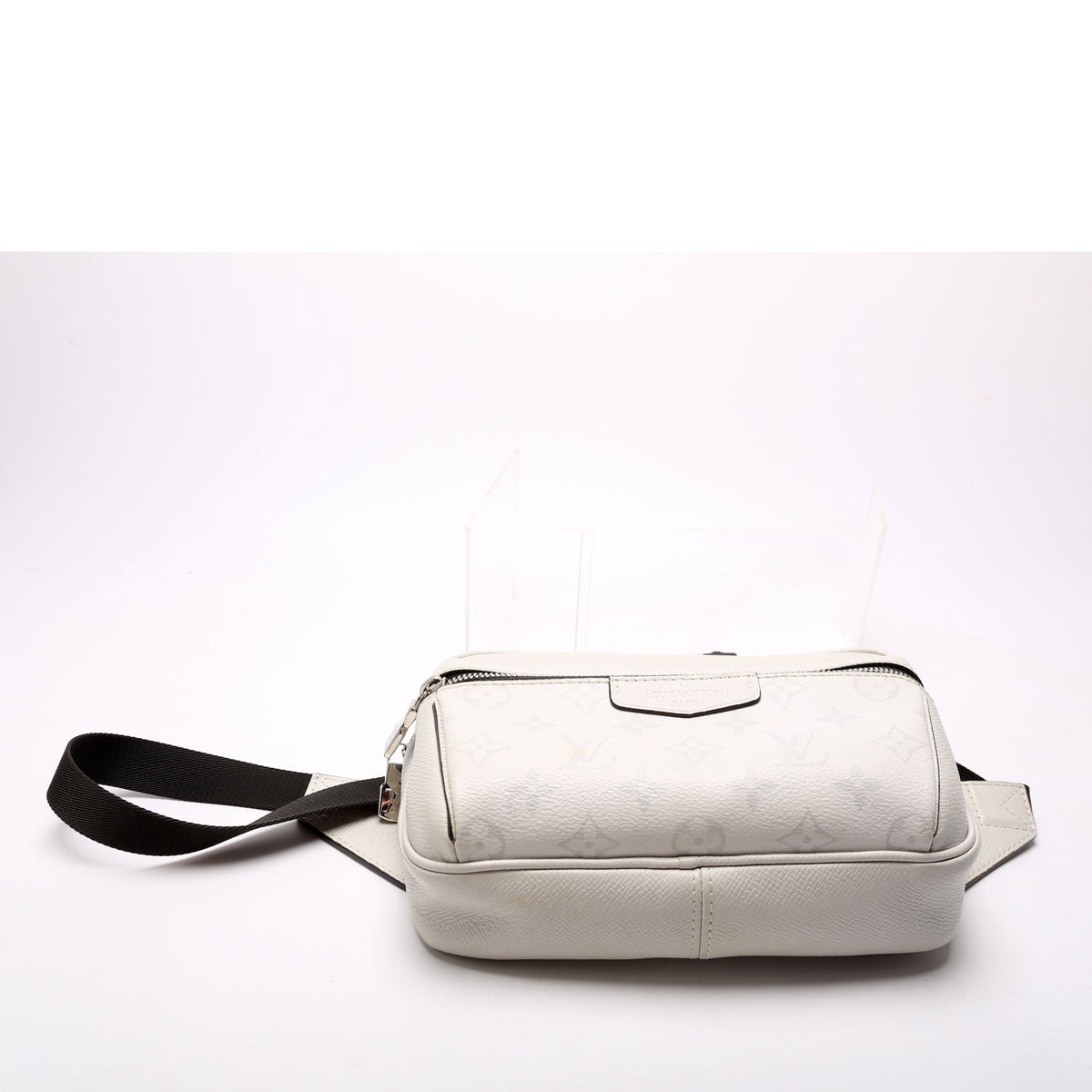 Louis-Vuitton Outdoor Bumbag Taiga/Monogram White