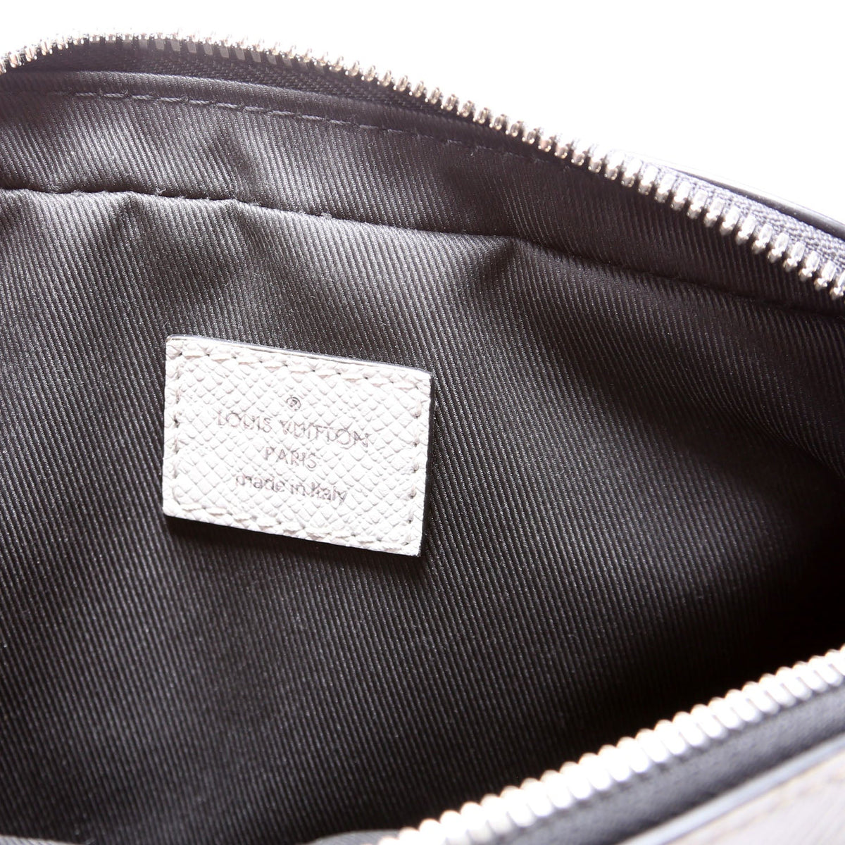 Louis-Vuitton Outdoor Bumbag Taiga/Monogram White