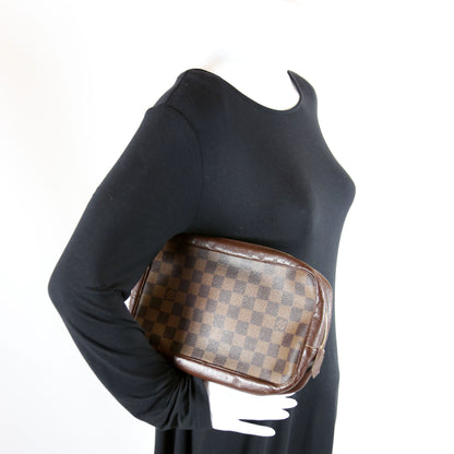 Louis-Vuitton Trousse Toilette  Ebene