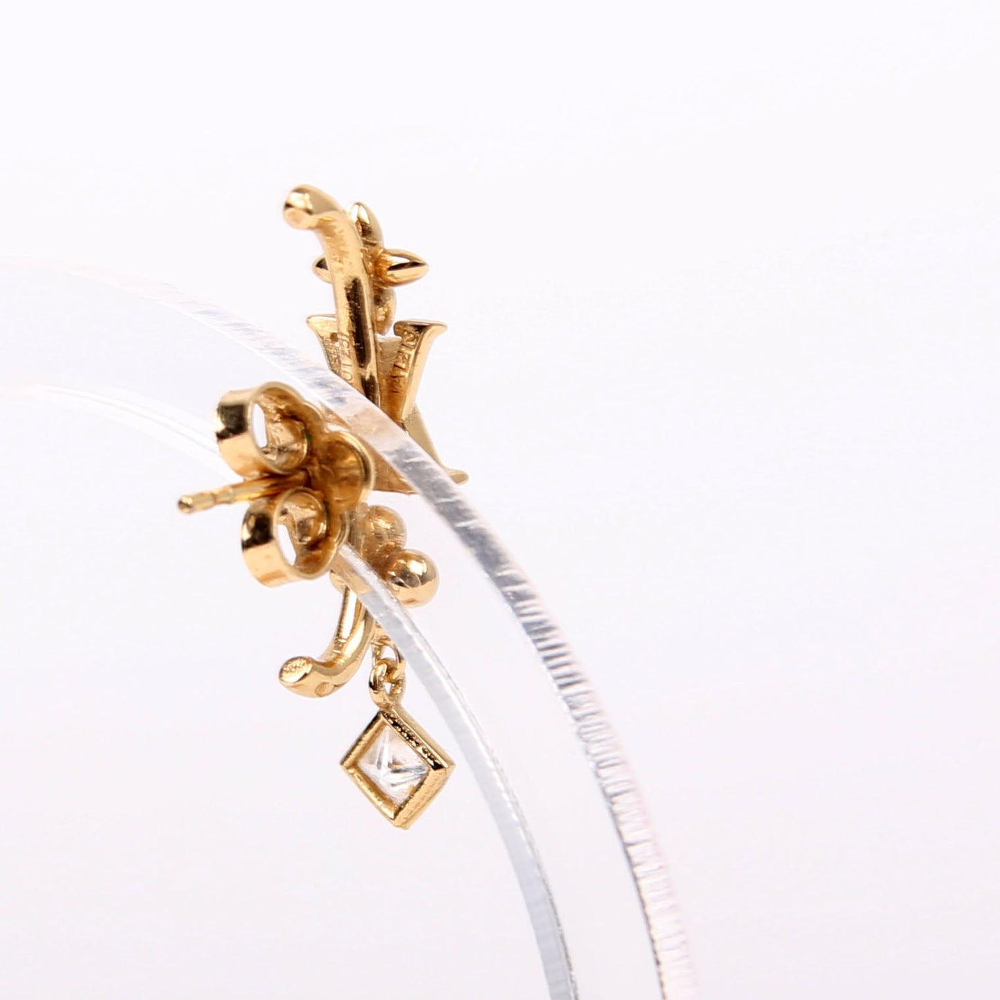 Louis-Vuitton In The Sky Earrings Gold