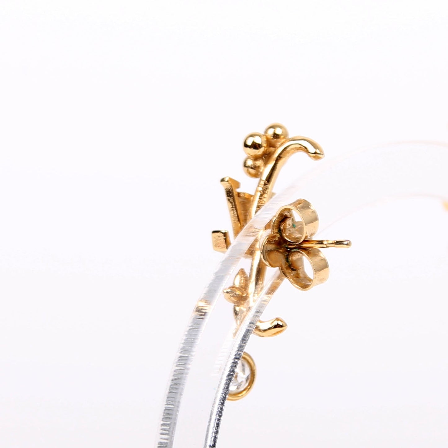 Louis-Vuitton In The Sky Earrings Gold