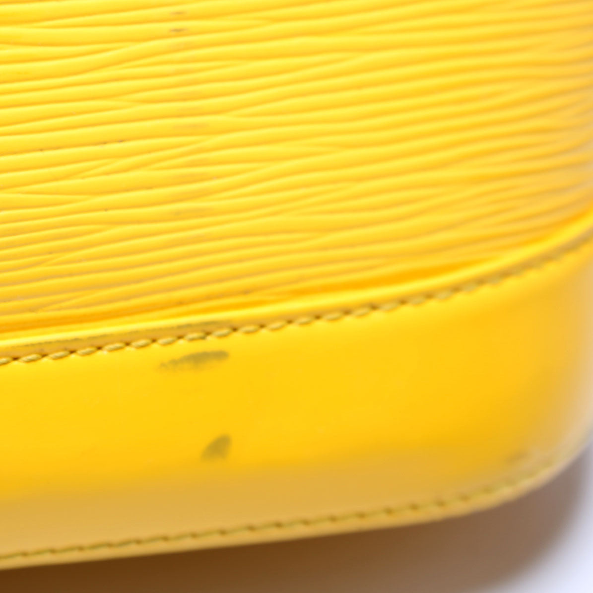 Louis-Vuitton Alma GM Epi Yellow