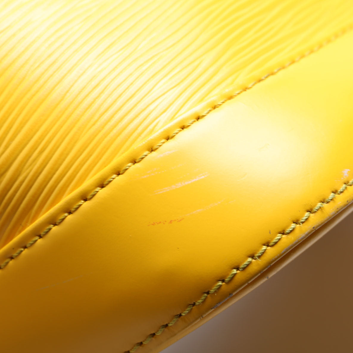 Louis-Vuitton Alma GM Epi Yellow