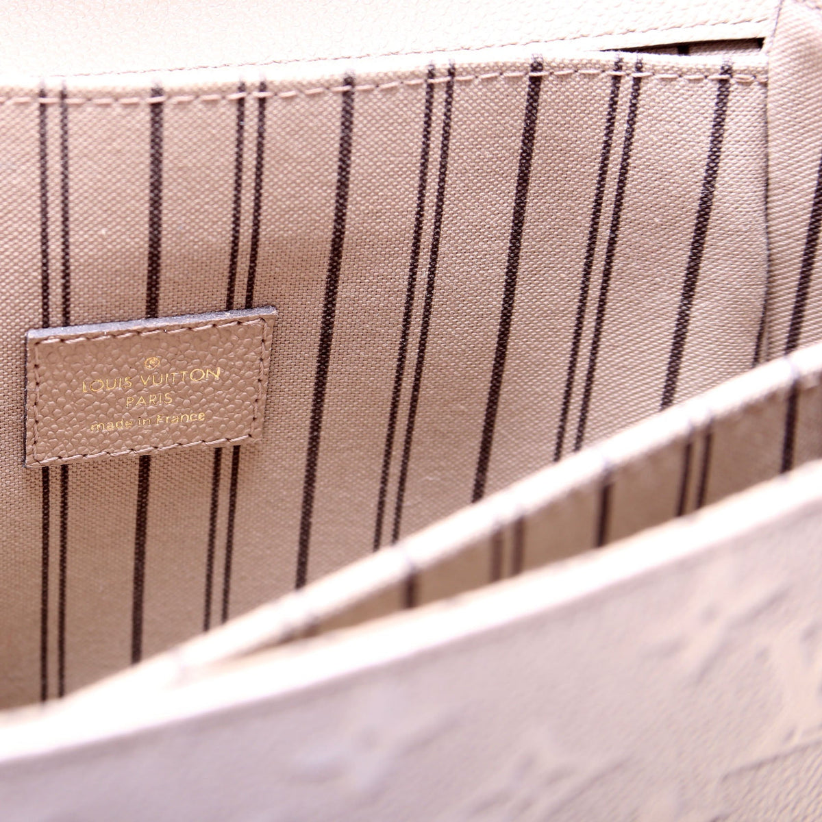 Louis-Vuitton Pochette Metis Empreinte Beige