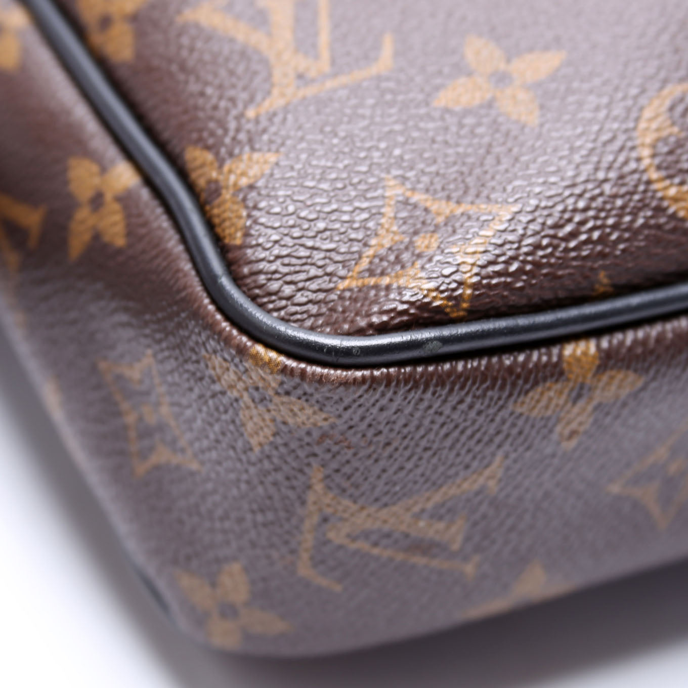 Louis-Vuitton Porte Documents Voyage PM Macassar