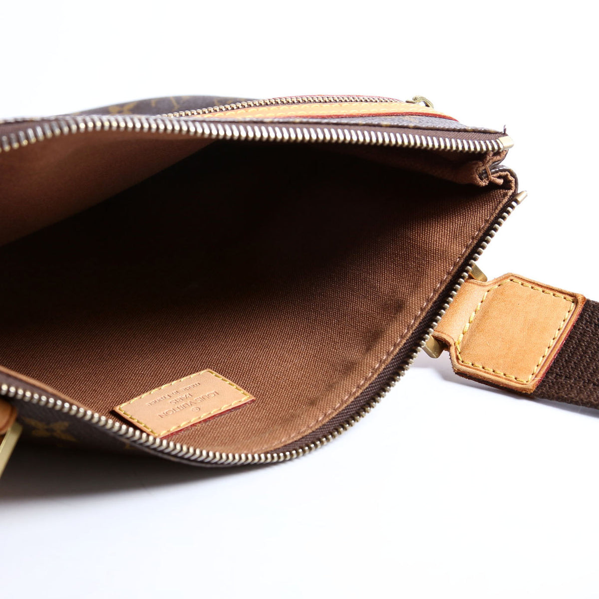 Louis-Vuitton Pochette Bosphore Monogram