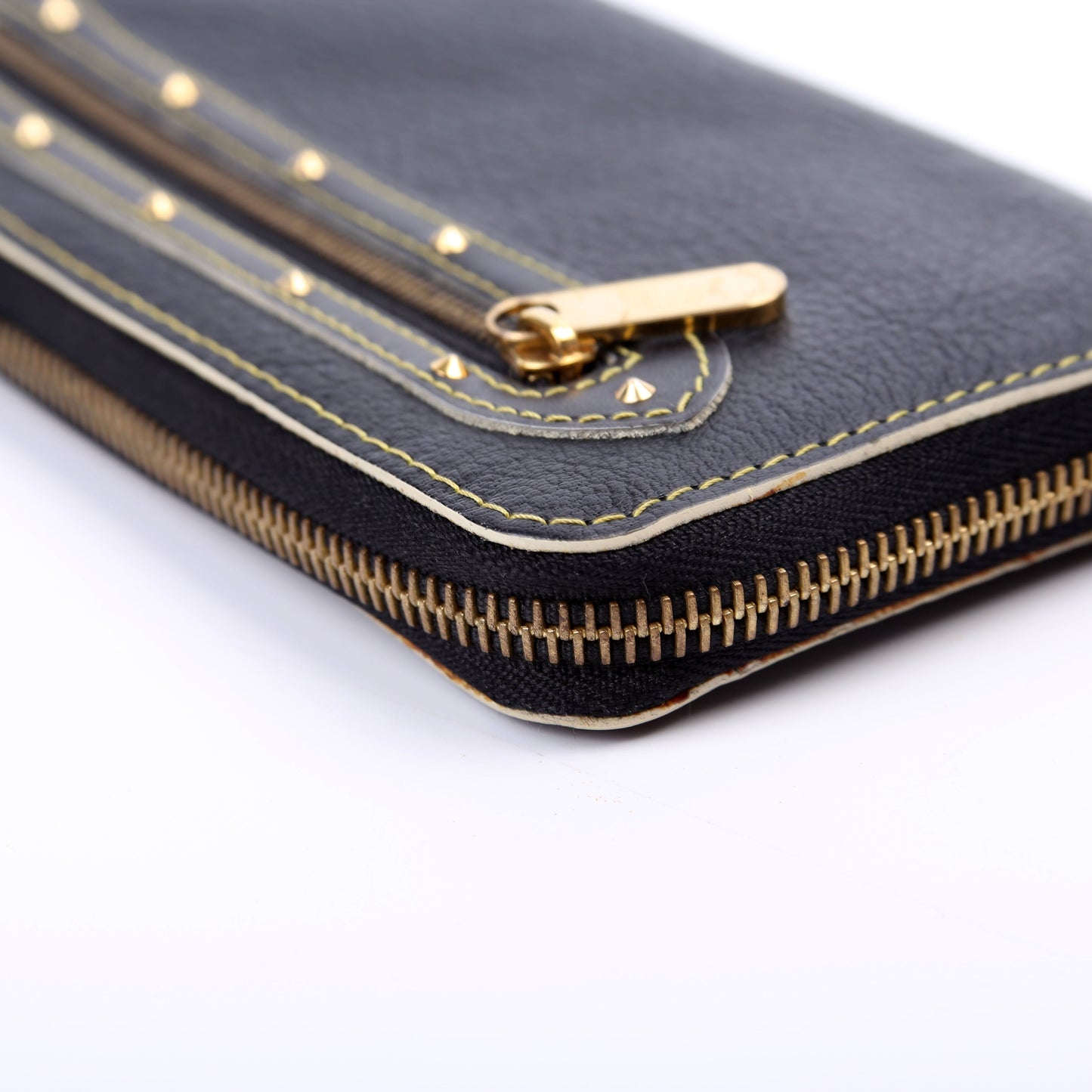 Louis-Vuitton Zippy Wallet Suhali Black