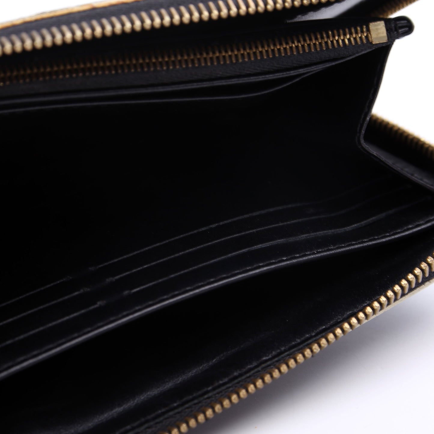 Louis-Vuitton Zippy Wallet Suhali Black