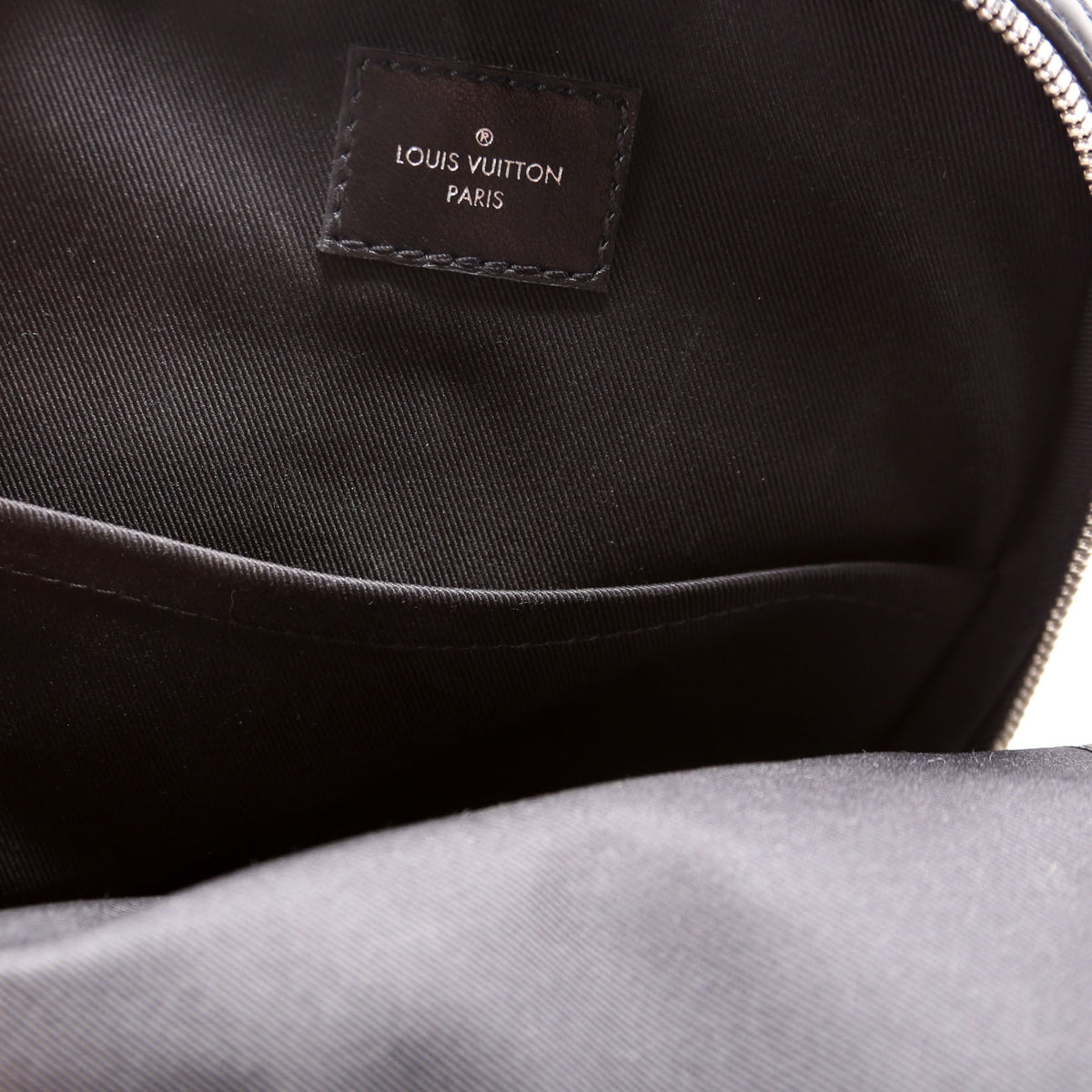 Louis-Vuitton Avenue Sling NM Damier Graphite
