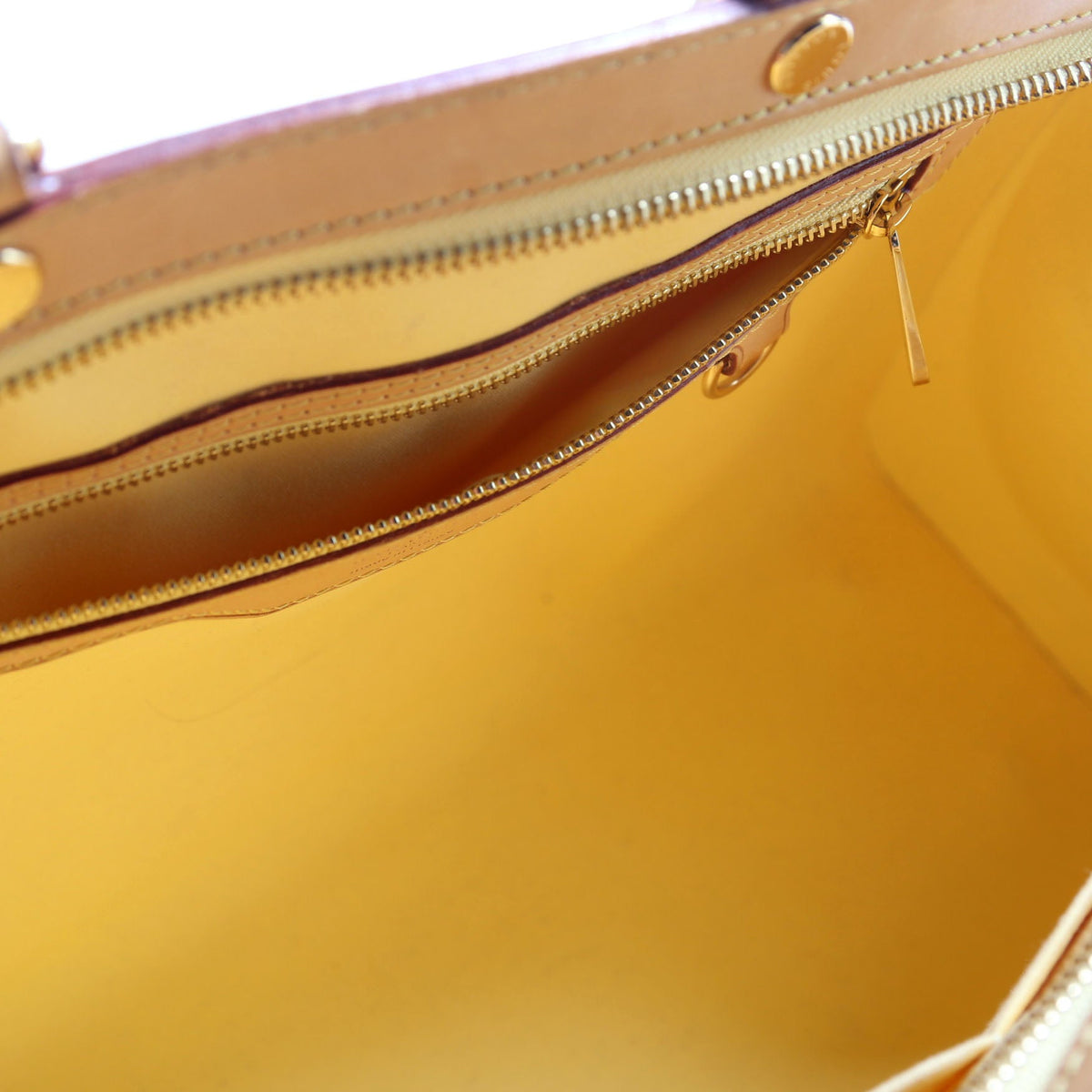 Louis-Vuitton Brea MM Vernis Yellow