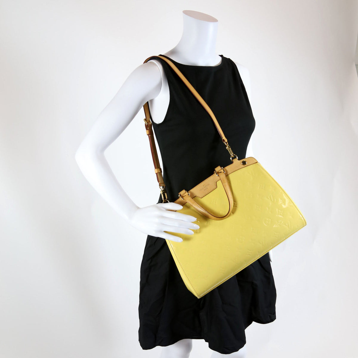 Louis-Vuitton Brea MM Vernis Yellow