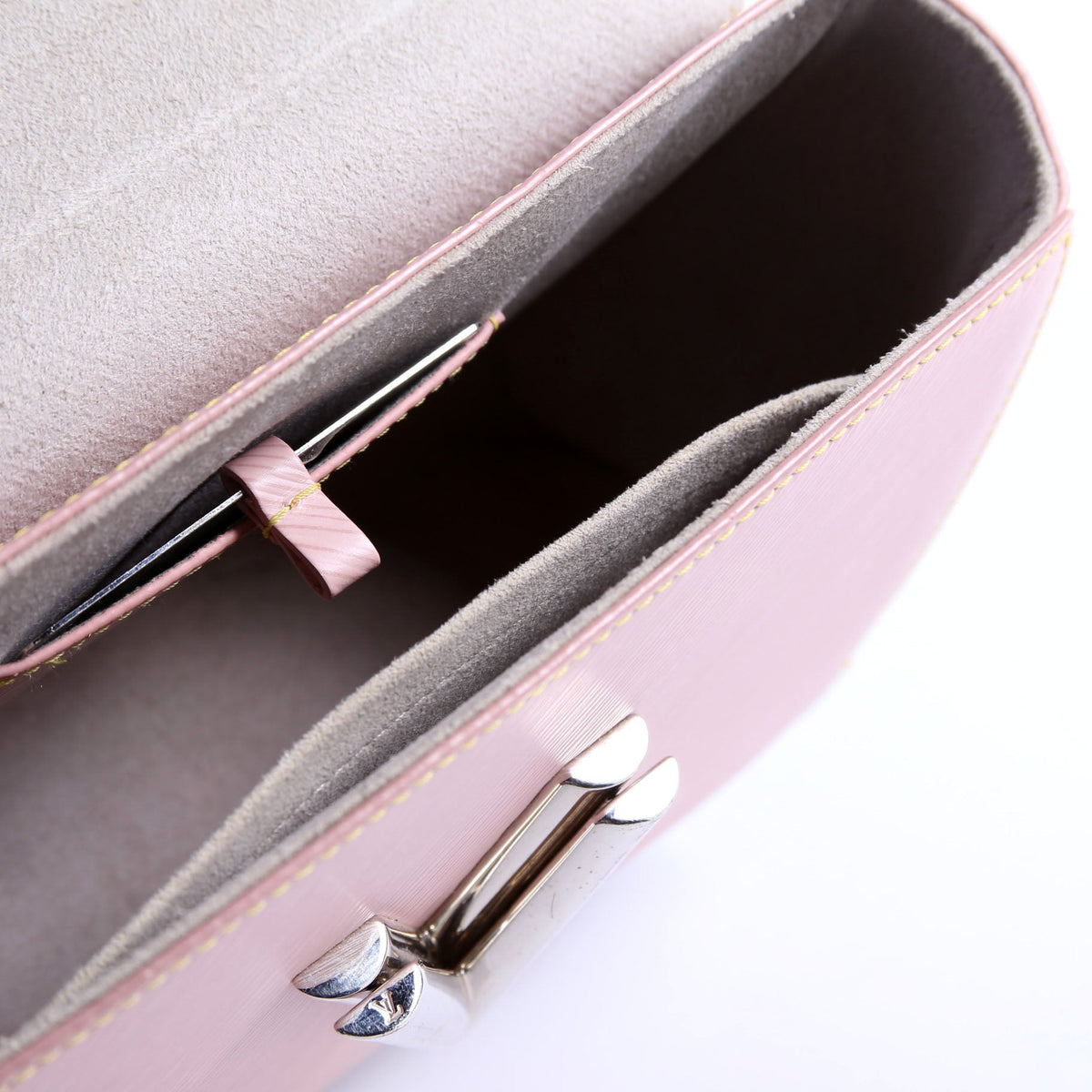 Louis-Vuitton Twist MM Epi Pink